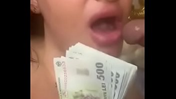 الرومانية سمراء تمتص ديك صديقها لأنها تعرف أفضل