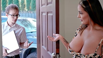 لام مصرية ينيكها ابنها سحاق الام وابنتها