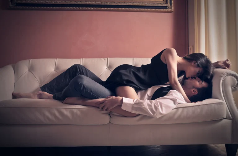 De ce le place atât de mult românilor să se uite la filme porno gratuite cu sex